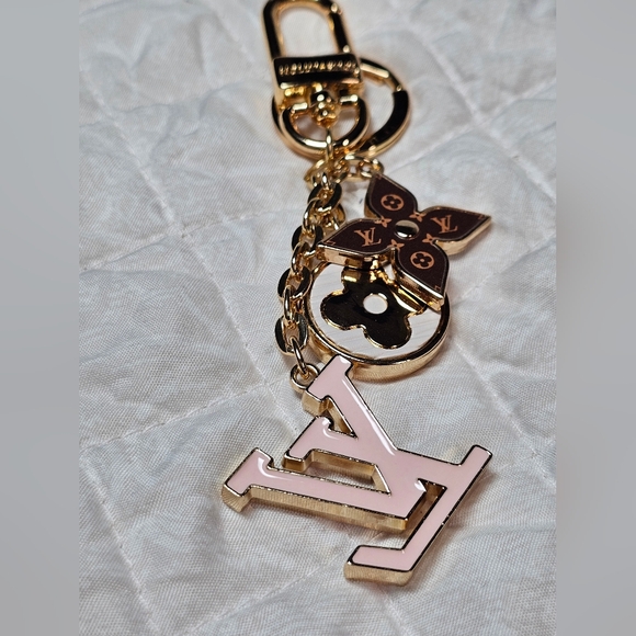 <AUTH> Louis Vuitton Gold and Pink Keychain Charm NEW W/Callout On Engraving - Picture 10 of 10